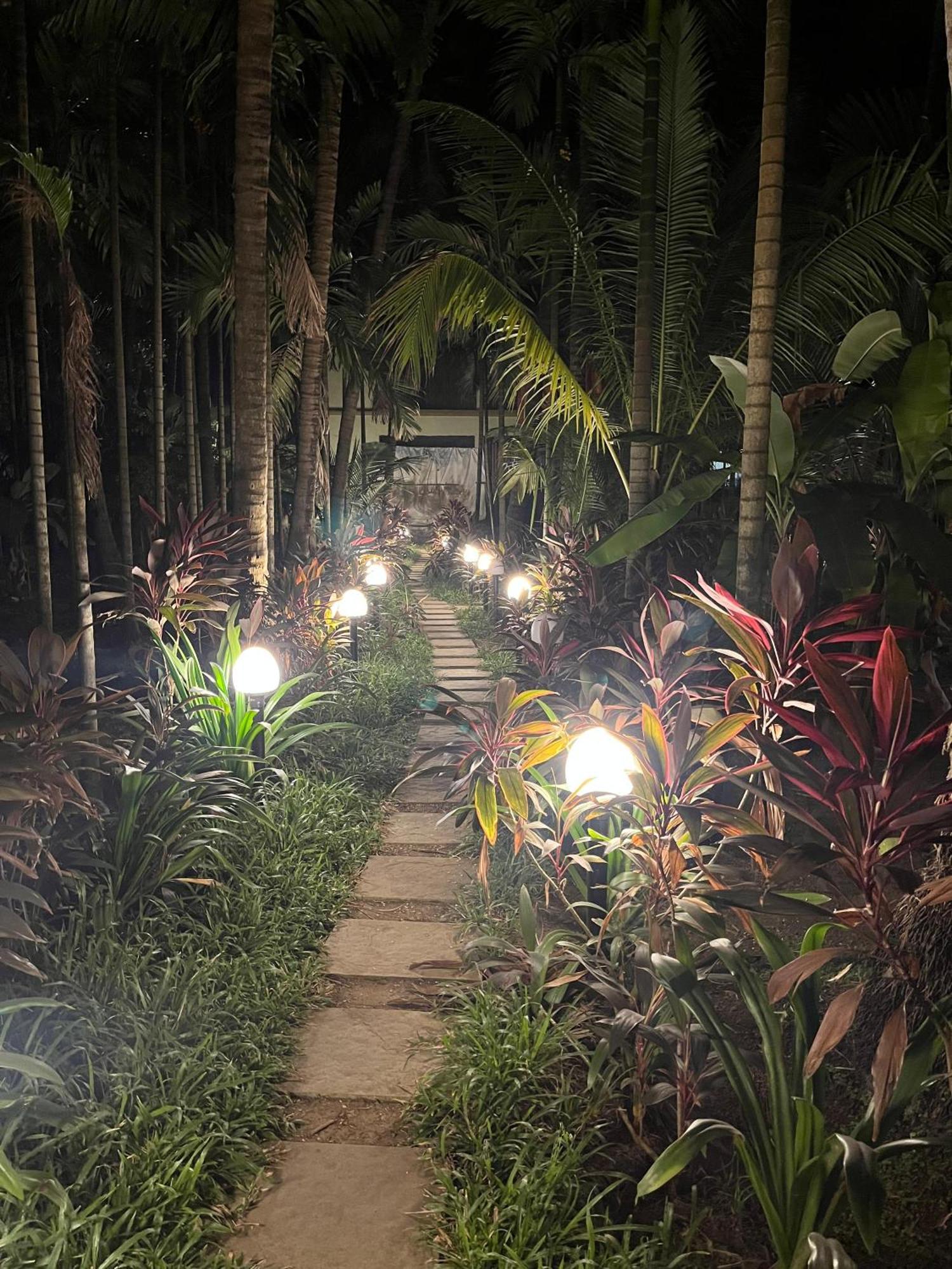 Seaswan Resort Алибаг Экстерьер фото